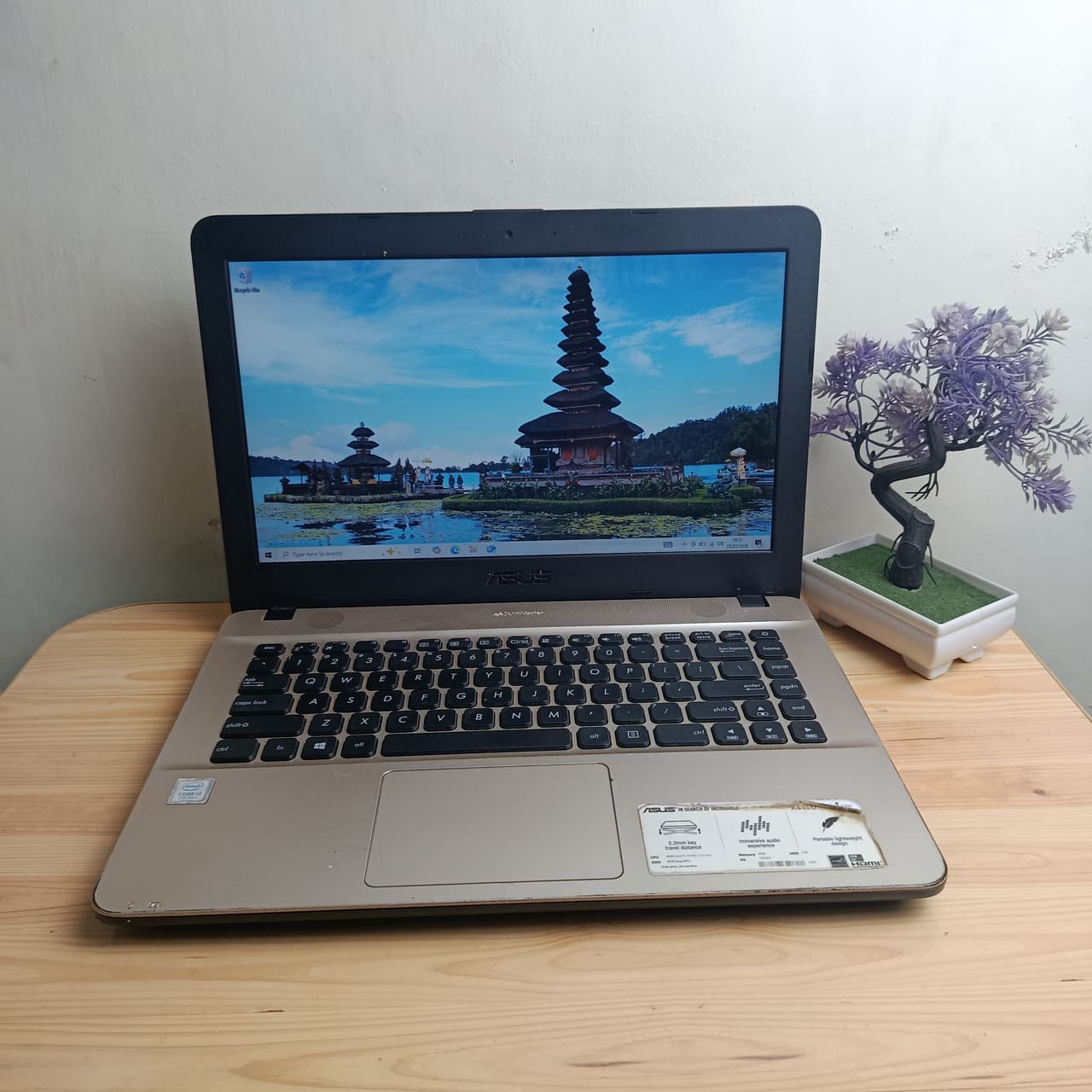 Asus X441UAR Intel core i3 7020U RAM 4 SSD 128 HDD 1TB