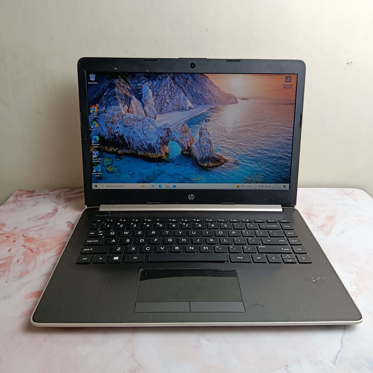 HP 14-cm0075AU AMD Ryzen 5 2500U RAM 8 SSD 128 HDD 500gb